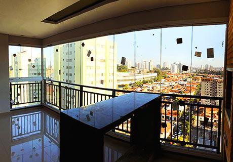 ENVIDRAÇAMENTO DE SACADA